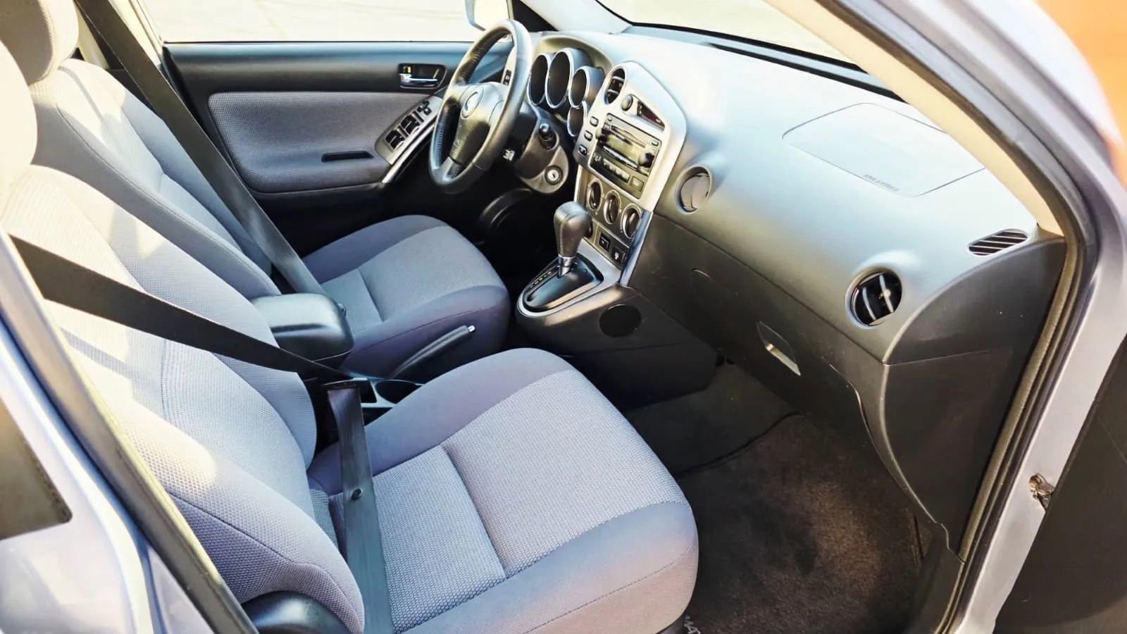 Used 2006 Toyota Matrix XR image 11