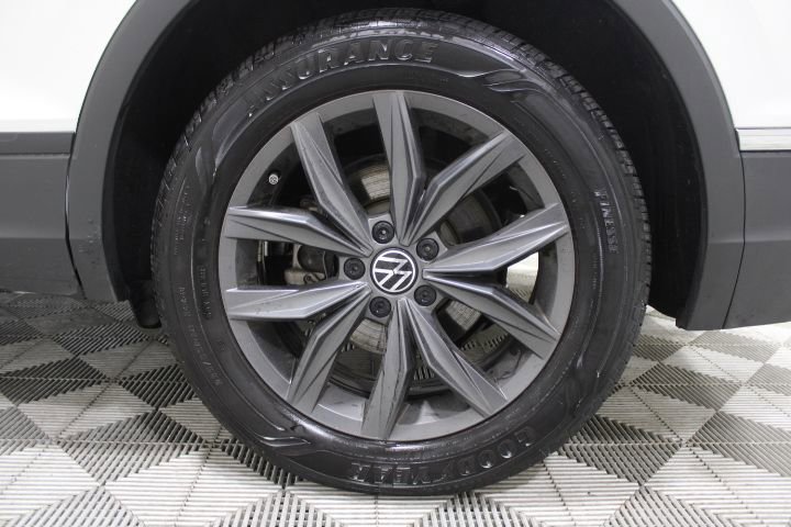 Used 2024 Volkswagen Tiguan Wolfsburg Edition image 37