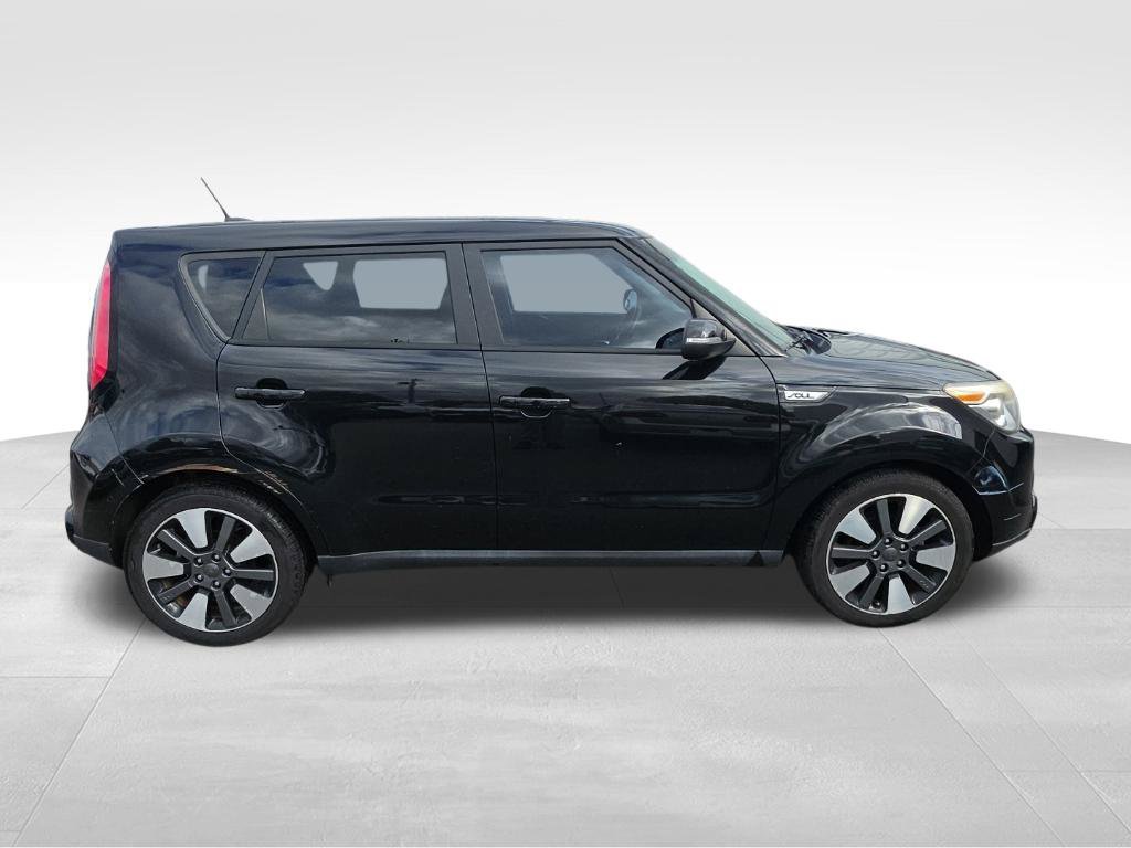 Used 2015 Kia Soul ! FWD image 5