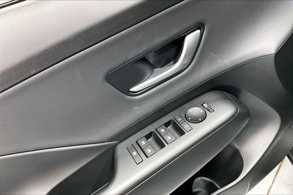 New 2026 Hyundai Kona Limited FWD image 19