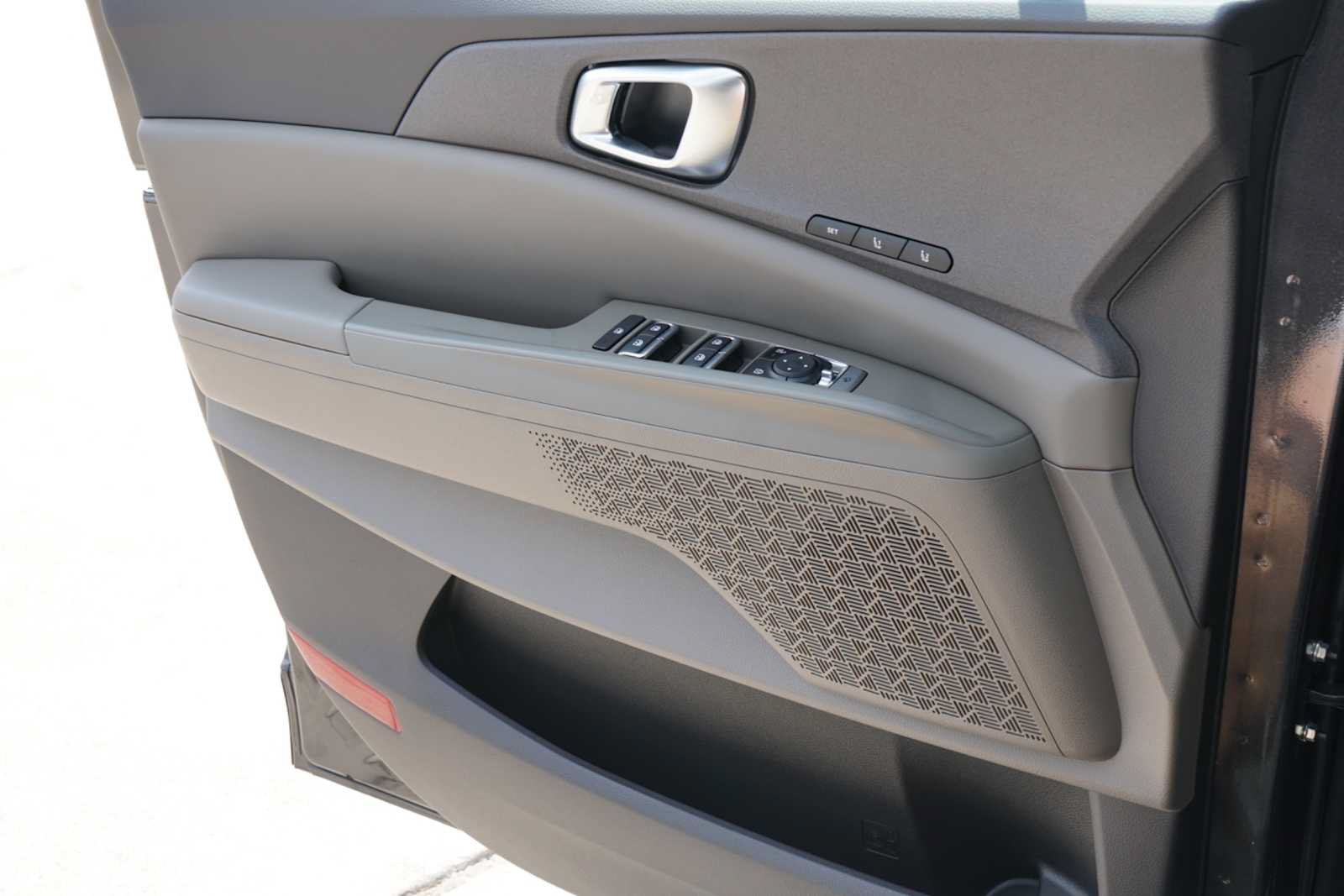 Certified 2026 Kia Carnival EX FWD image 15