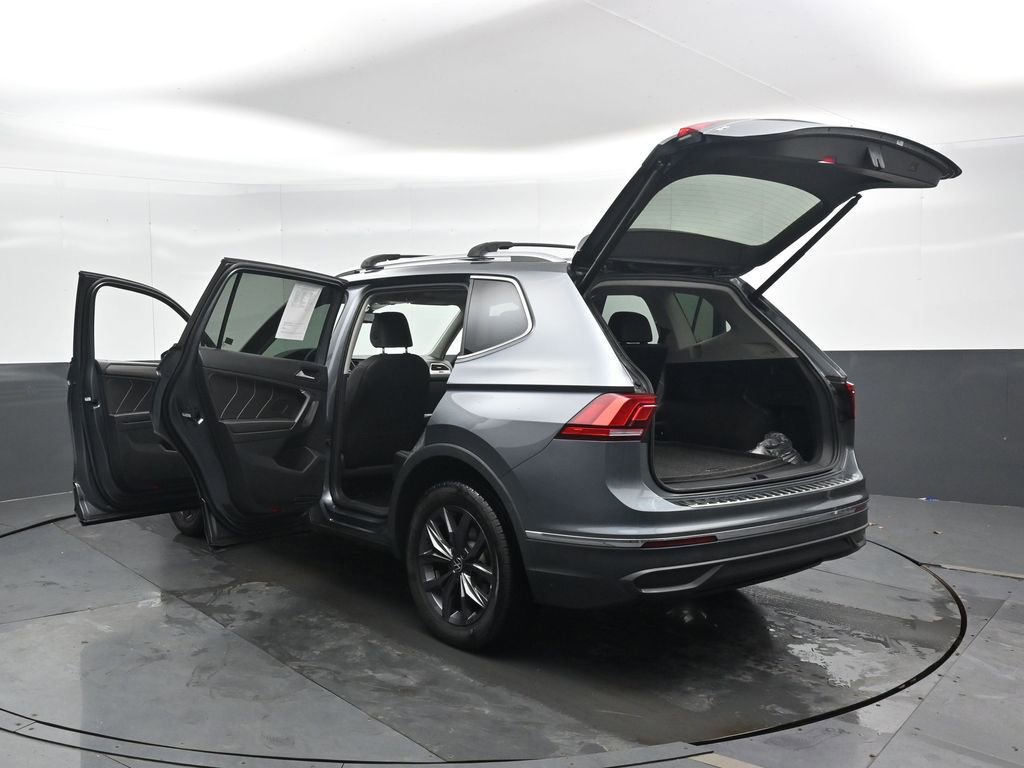 Used 2022 Volkswagen Tiguan SE image 47