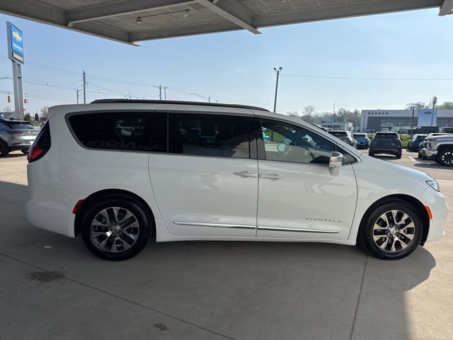 Used 2022 Chrysler Pacifica Pinnacle FWD image 4