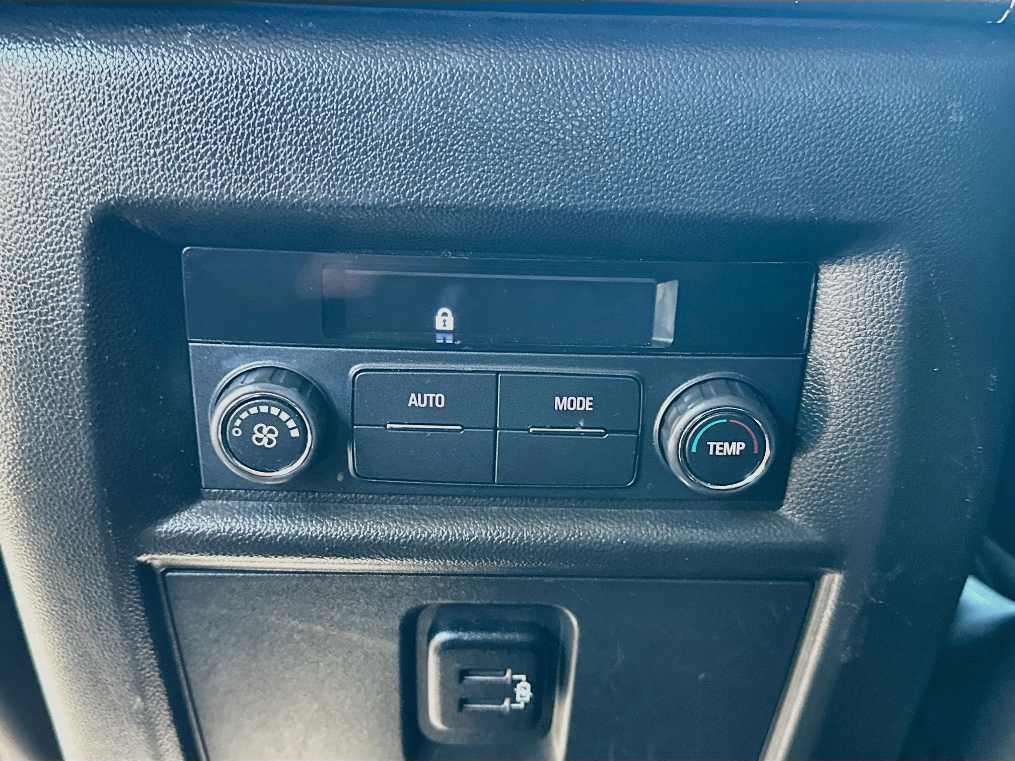 Used 2018 Chevrolet Traverse LT AWD/4WD image 27