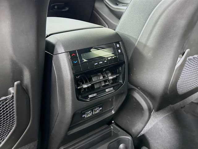 Used 2024 Jeep Grand Cherokee L Laredo RWD image 24