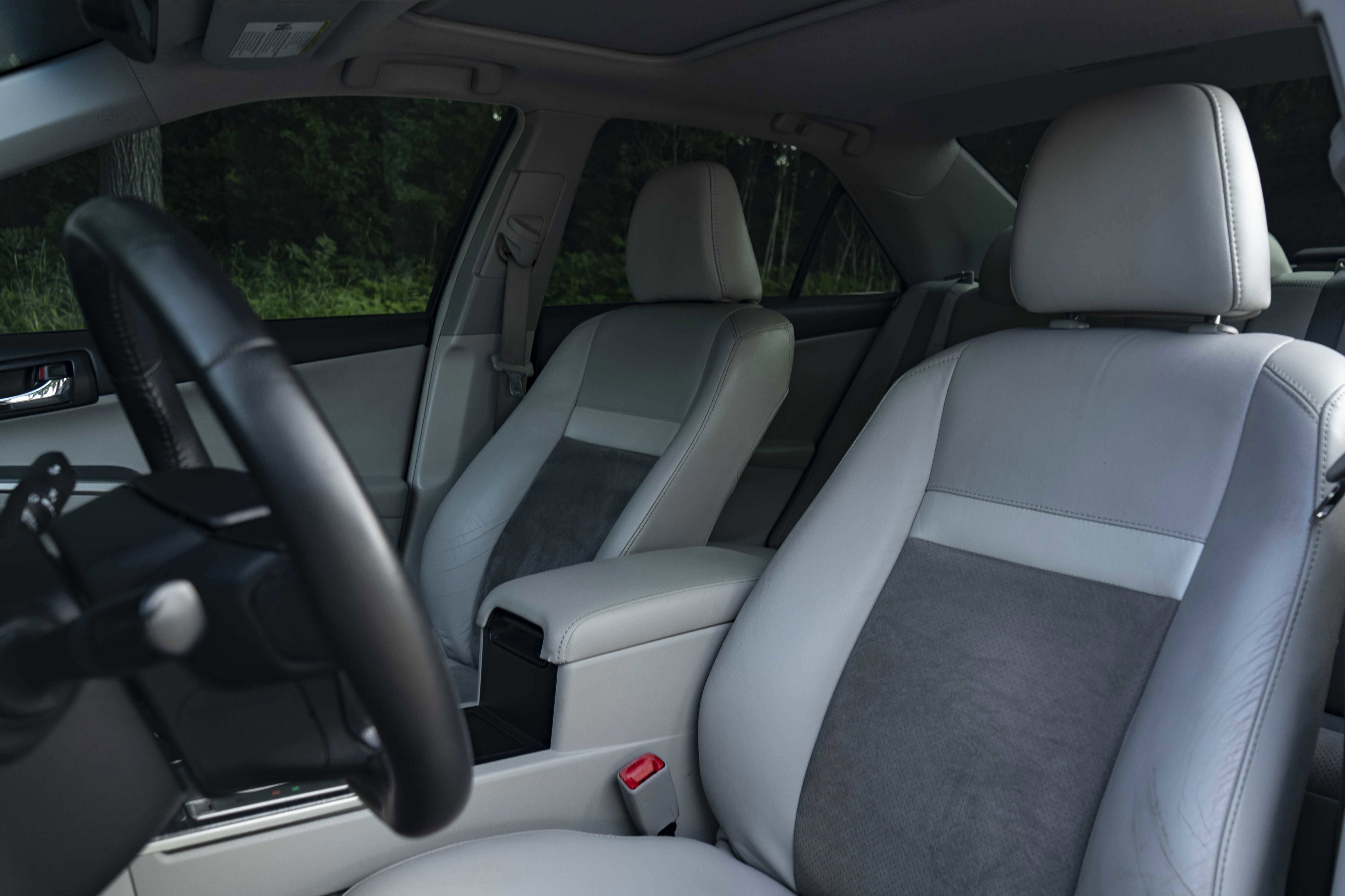 Used 2012 Toyota Camry XLE w/ Leather Pkg FWD image 17