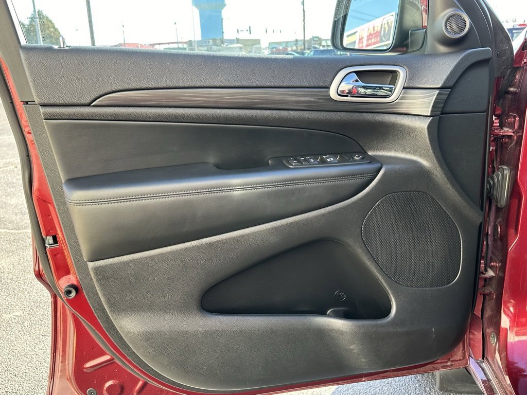 Used 2022 Jeep Grand Cherokee Laredo X image 10