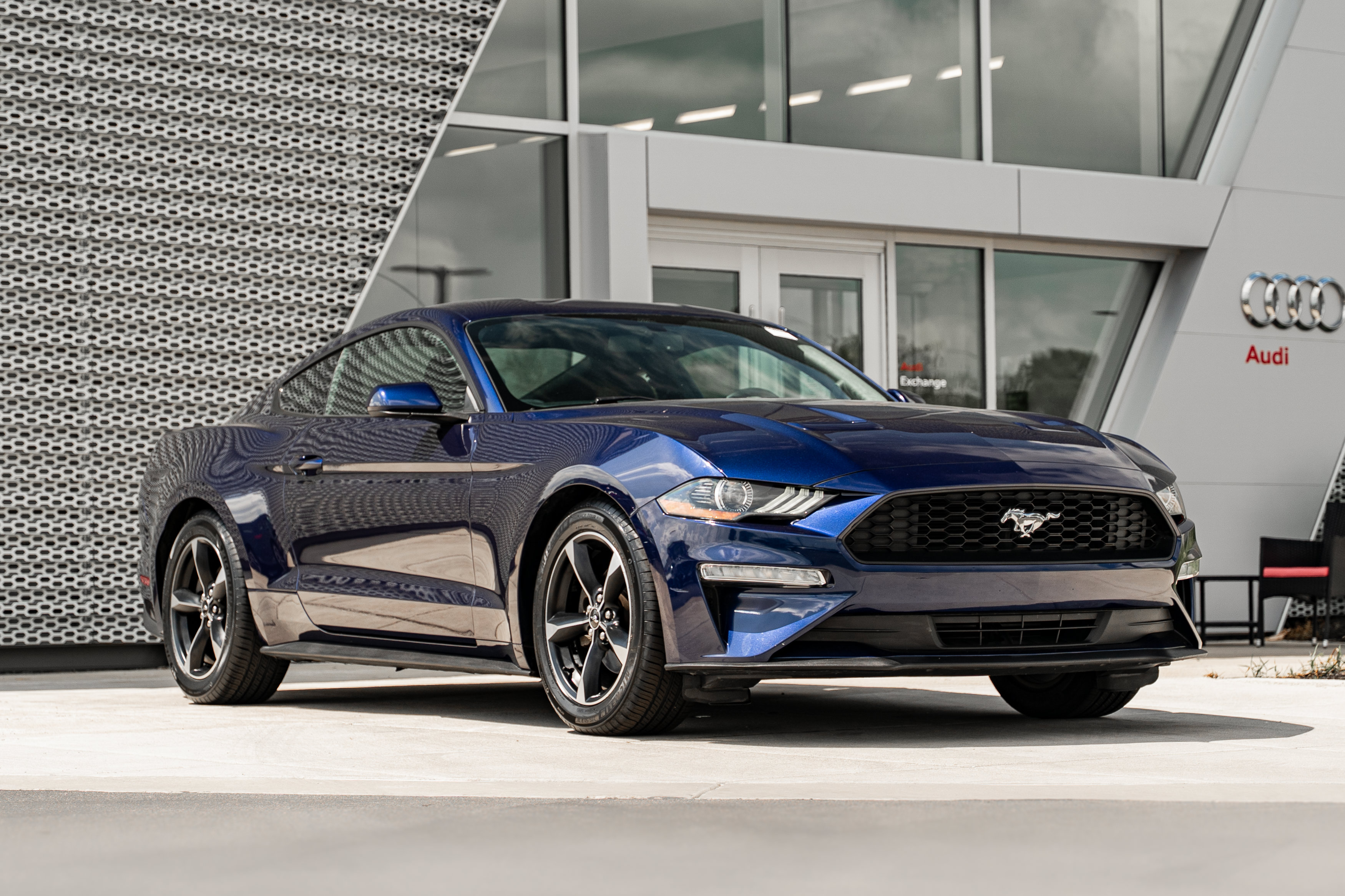 Used 2018 Ford Mustang Coupe w/ Equipment Group 101A RWD image 1