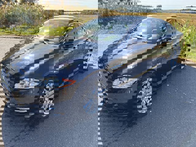 Used 2013 Jaguar XJ Base image 5