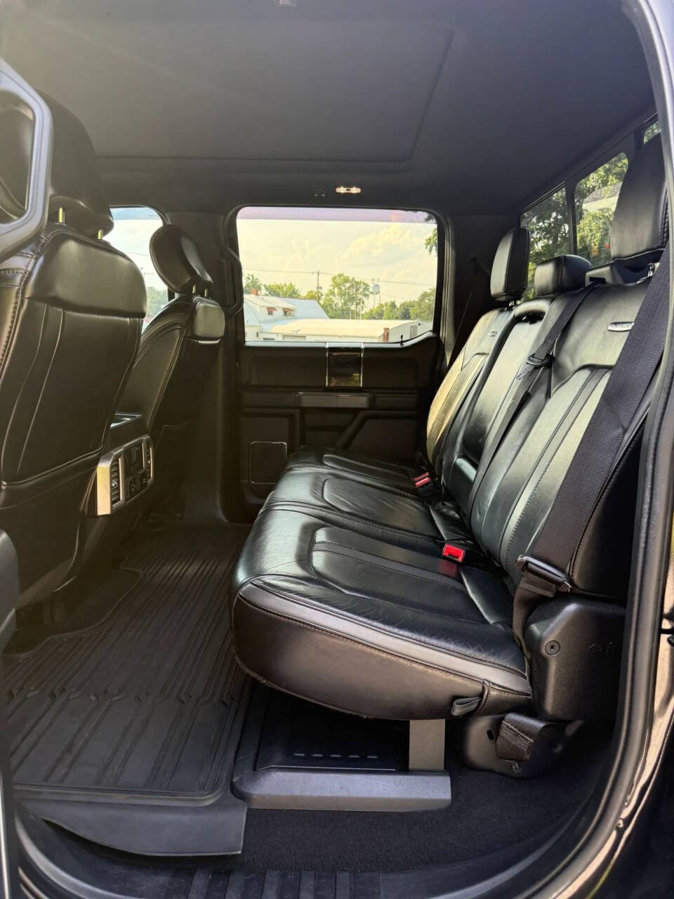 Used 2021 Ford F450 Platinum w/ FX4 Off-Road Package AWD/4WD image 16