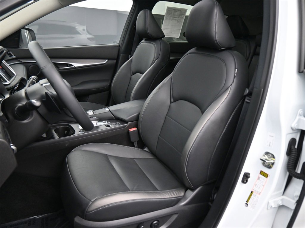 Used 2023 INFINITI QX50 Luxe image 17