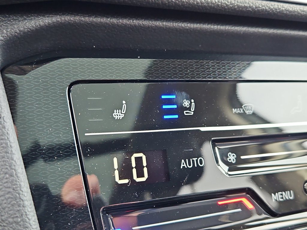 New 2026 Volkswagen Taos SEL AWD/4WD image 13