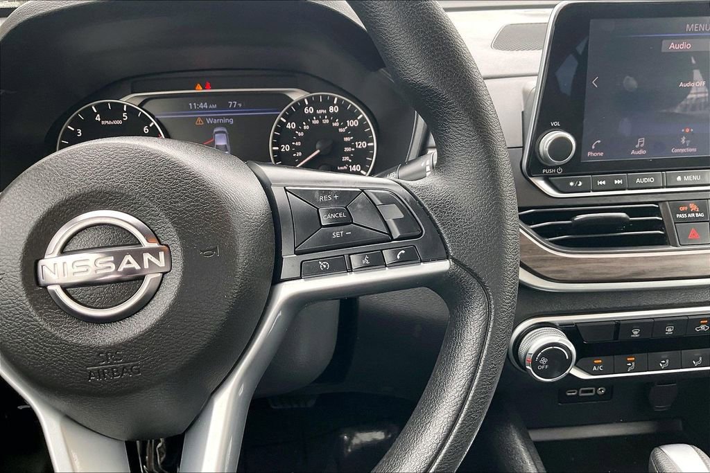 Used 2025 Nissan Altima 2.5 SV image 19