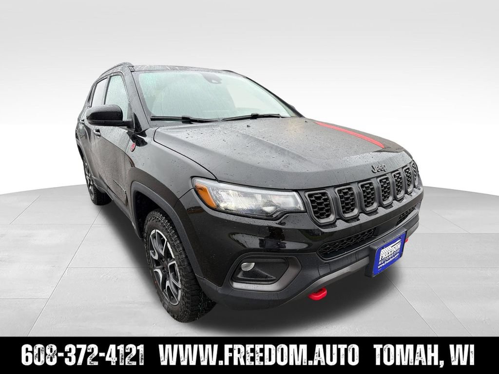 New 2026 Jeep Compass Trailhawk w/ Sun, Sound & Navigation Group AWD/4WD image 7