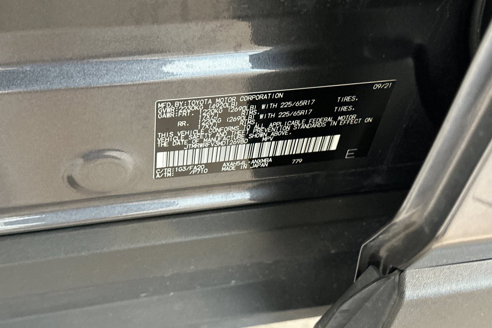 Certified 2021 Toyota RAV4 XLE w/ XLE Grade Weather Package AWD/4WD image 29