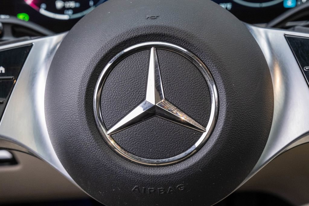 Used 2023 Mercedes-Benz GLC 300 4MATIC w/ Pinnacle Trim Package image 22