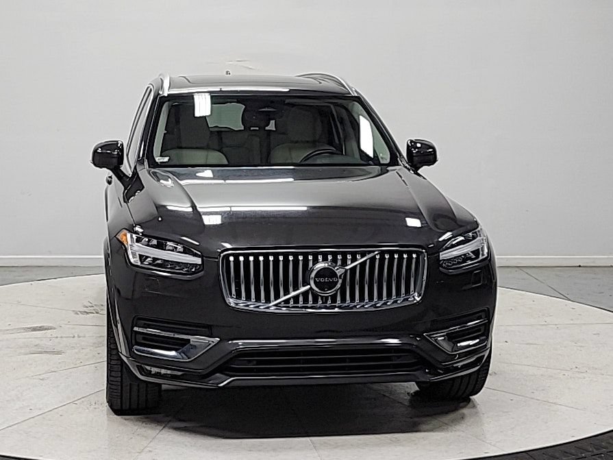 Used 2024 Volvo XC90 B5 Plus AWD/4WD image 2