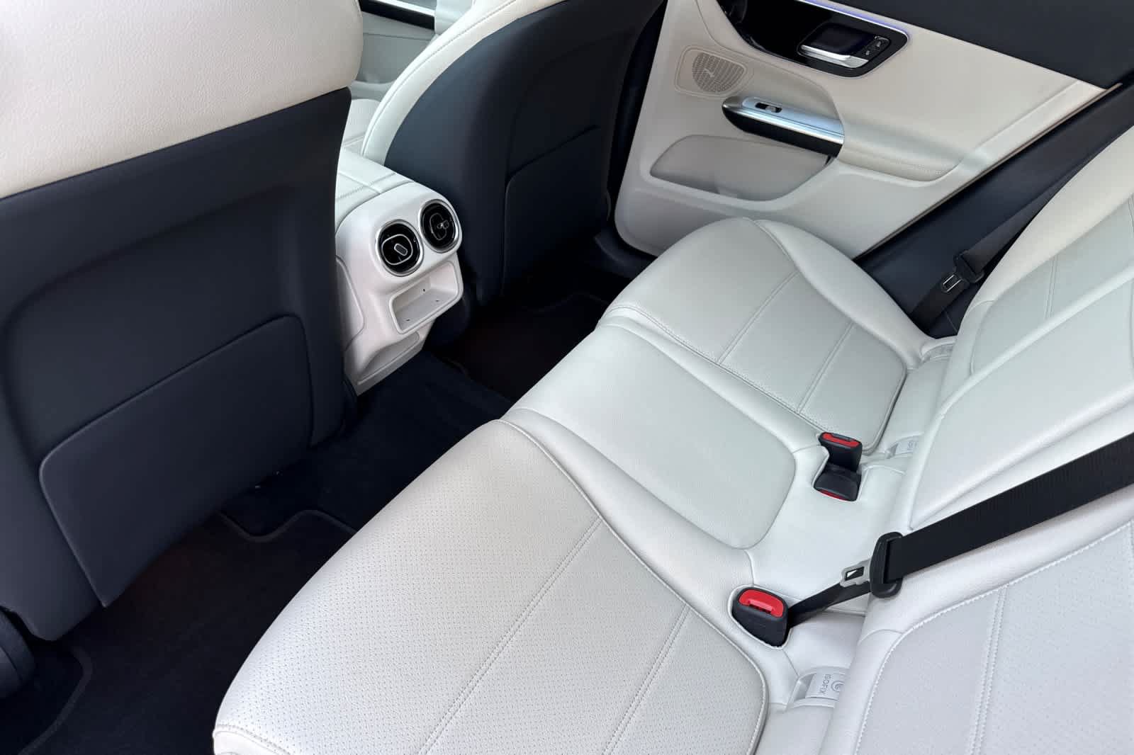 Certified 2026 Mercedes-Benz GLC 300 4MATIC image 11