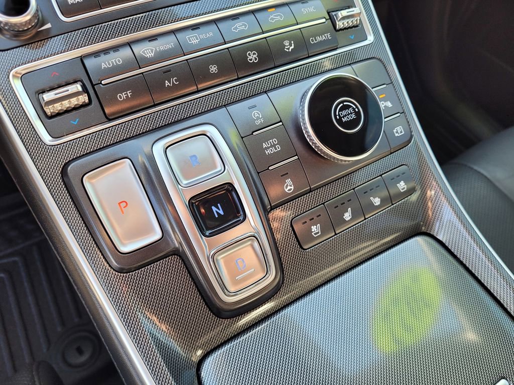 Used 2022 Hyundai Santa Fe Limited w/ Cargo Package image 17