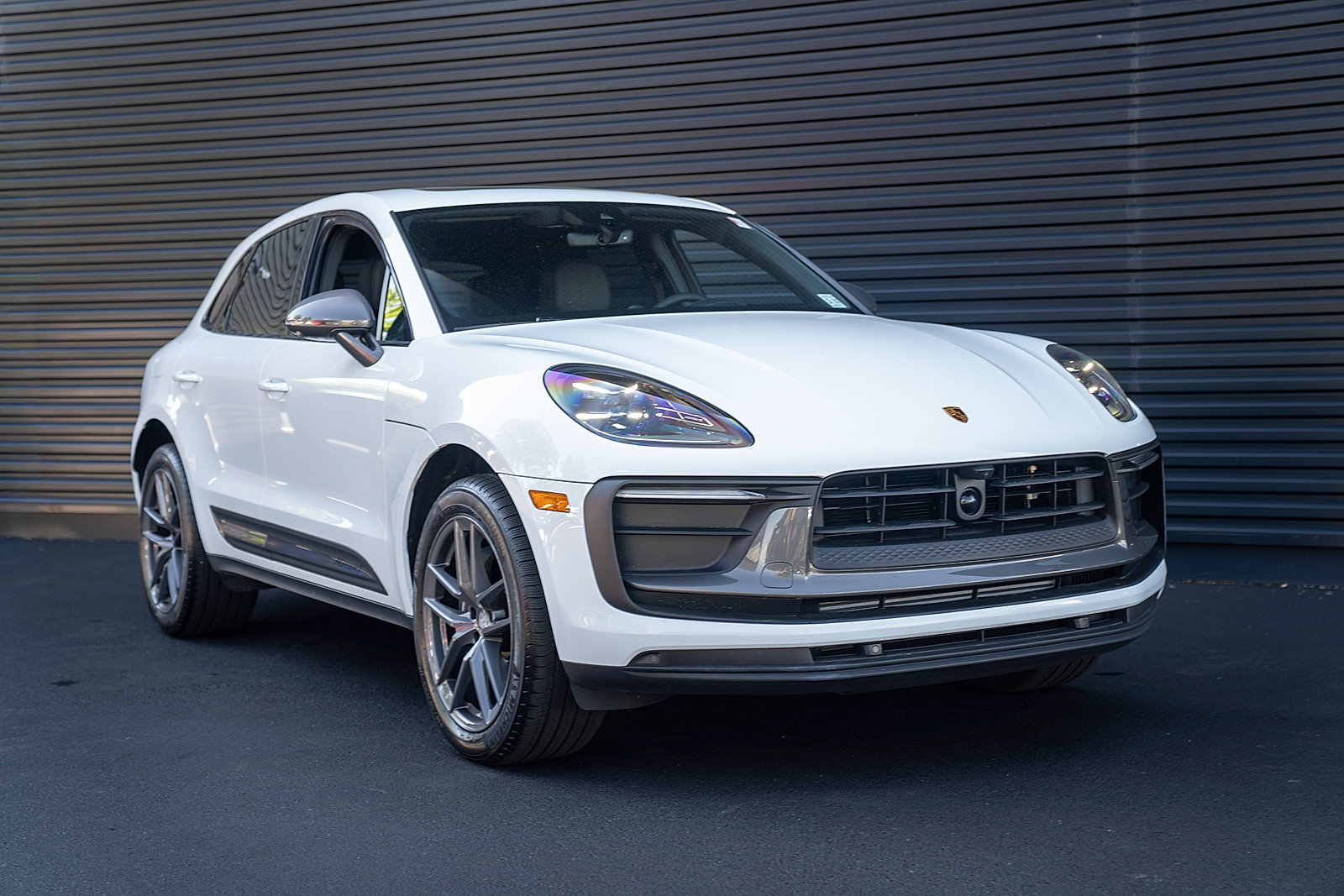 Certified 2026 Porsche Macan Turbo AWD/4WD image 28