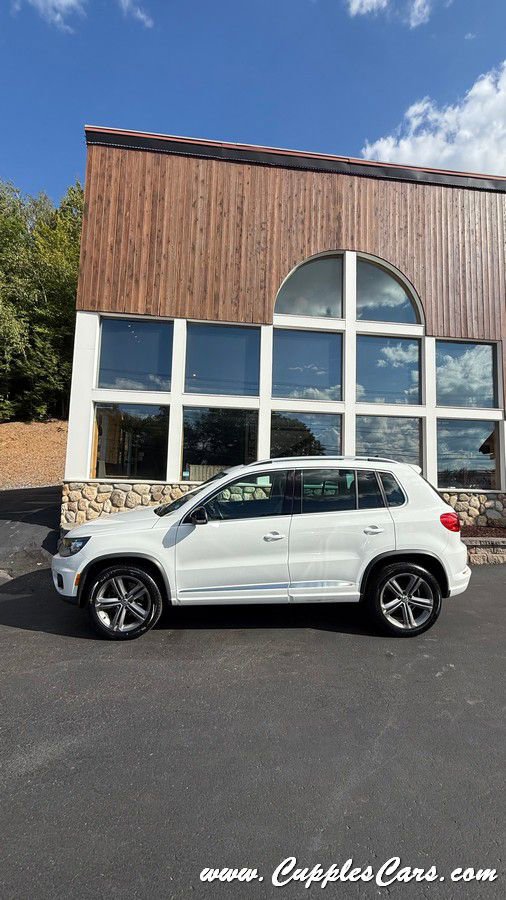 Used 2017 Volkswagen Tiguan Sport image 43