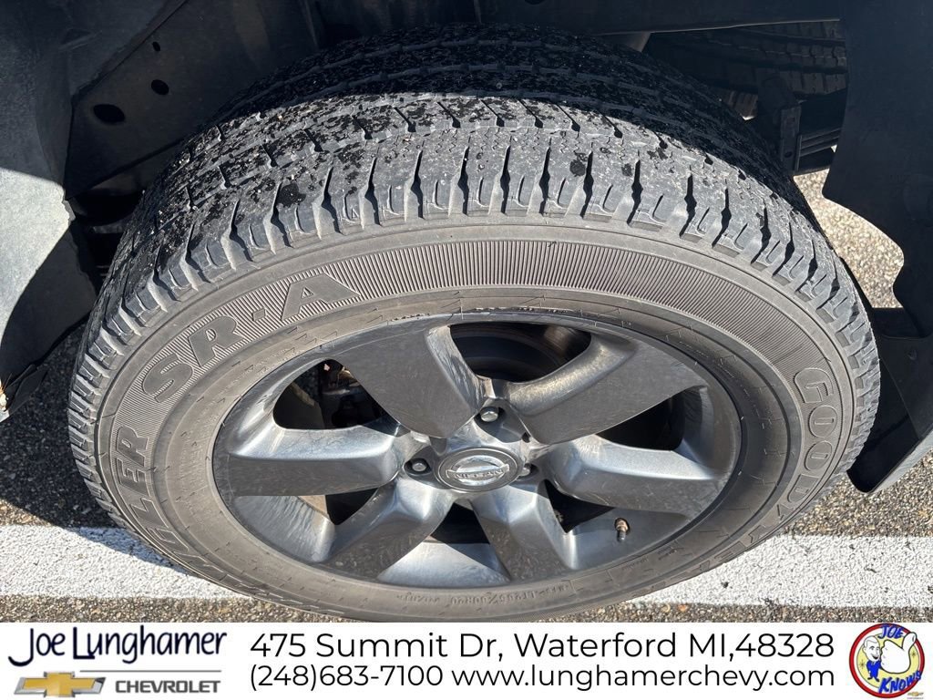 Used 2015 Nissan Titan SV w/ SV Value Truck Package image 12