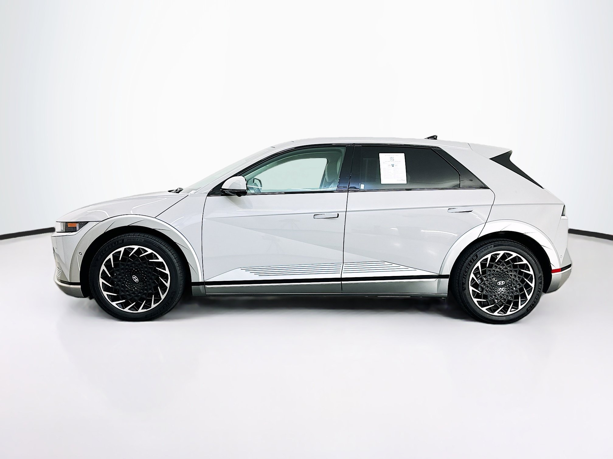 Used 2024 Hyundai Ioniq 5 Limited AWD/4WD image 4