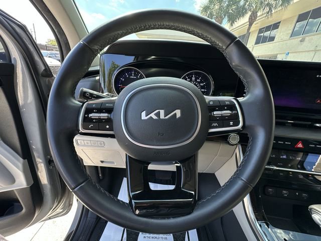 Used 2024 Kia Carnival EX image 22