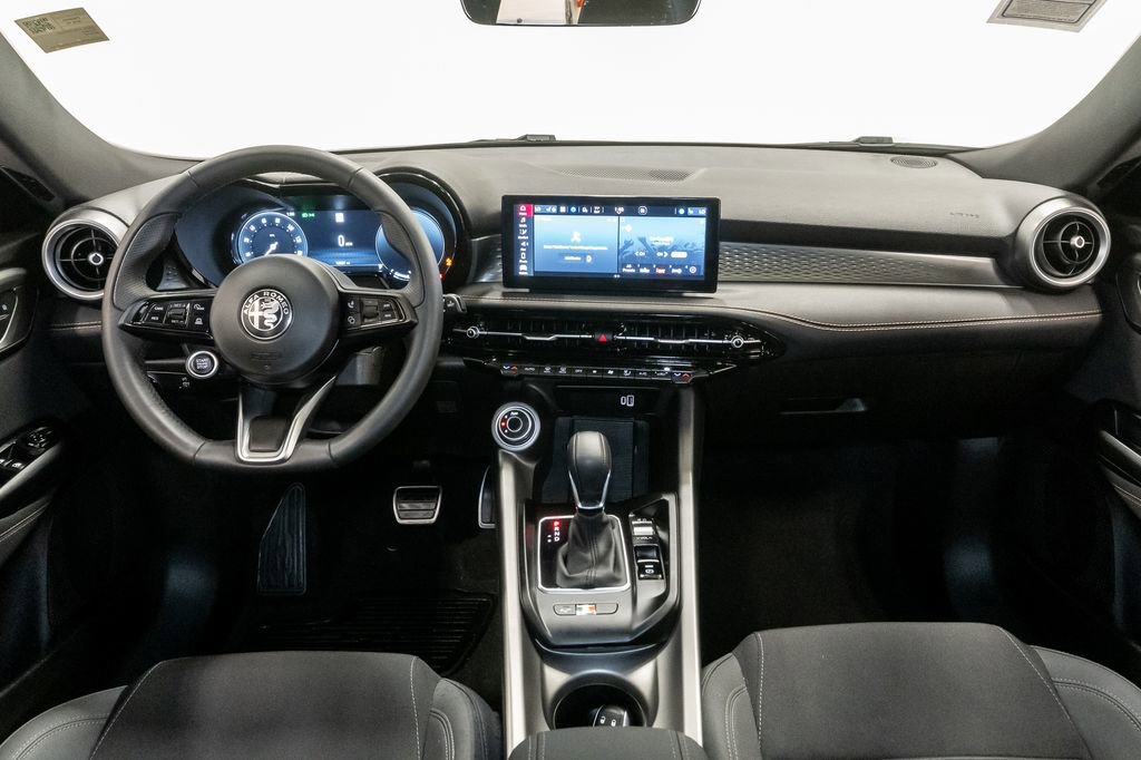 Used 2025 Alfa Romeo Tonale AWD/4WD image 28