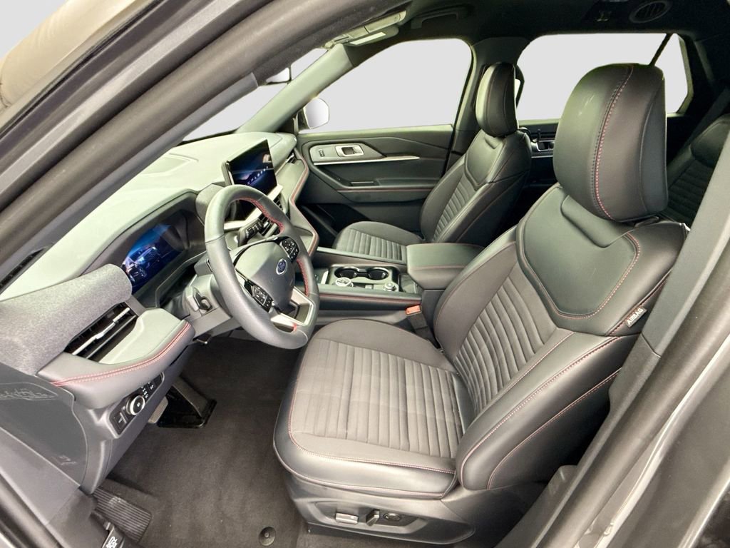 Used 2025 Ford Explorer ST-Line w/ Premium Package RWD image 18