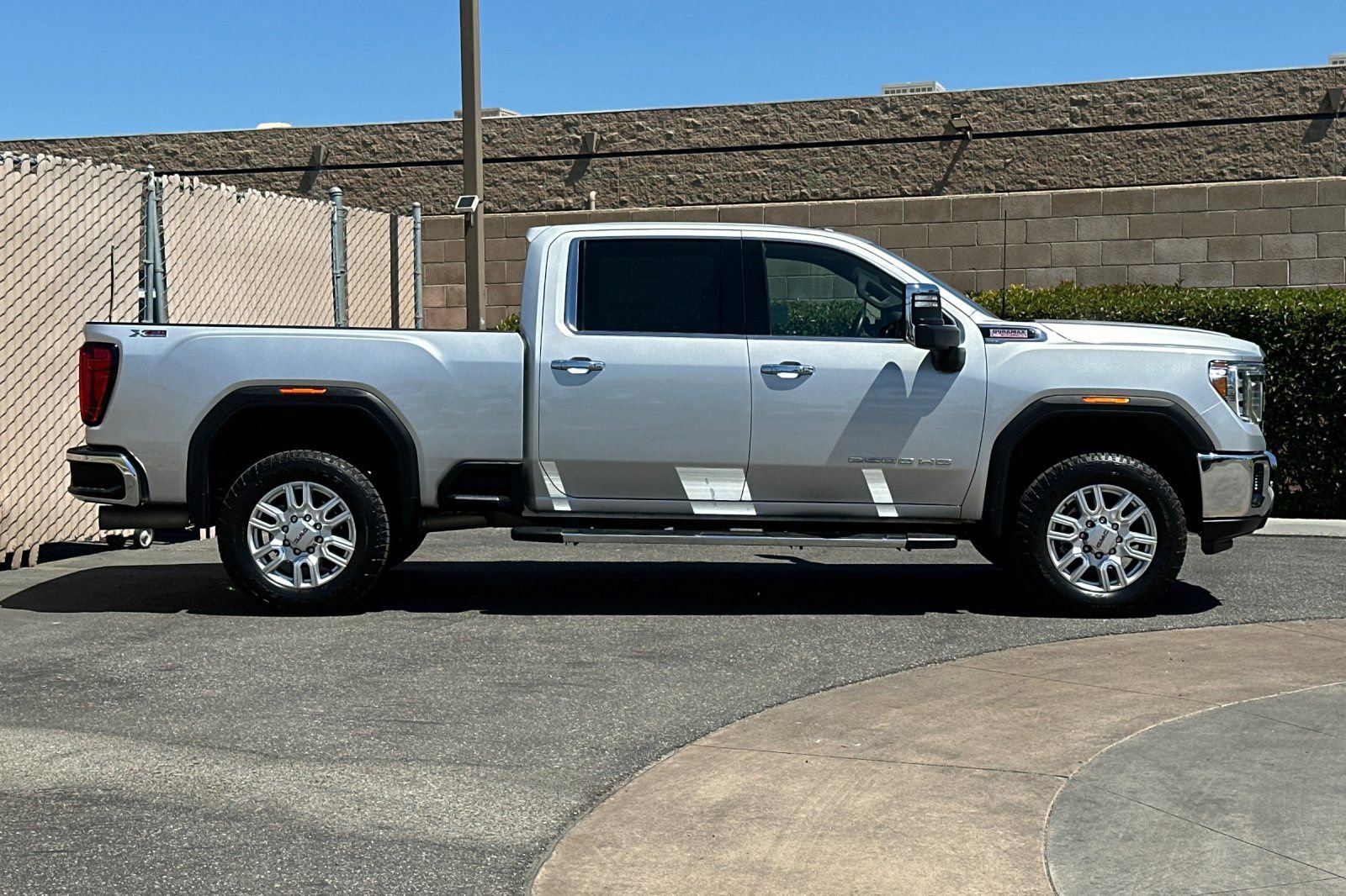Certified 2023 GMC Sierra 2500 SLT w/ SLT Premium Package AWD/4WD image 3