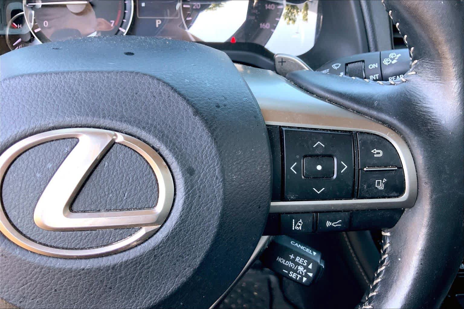 Used 2020 Lexus RX 350L Premium w/ Premium Package AWD/4WD image 25