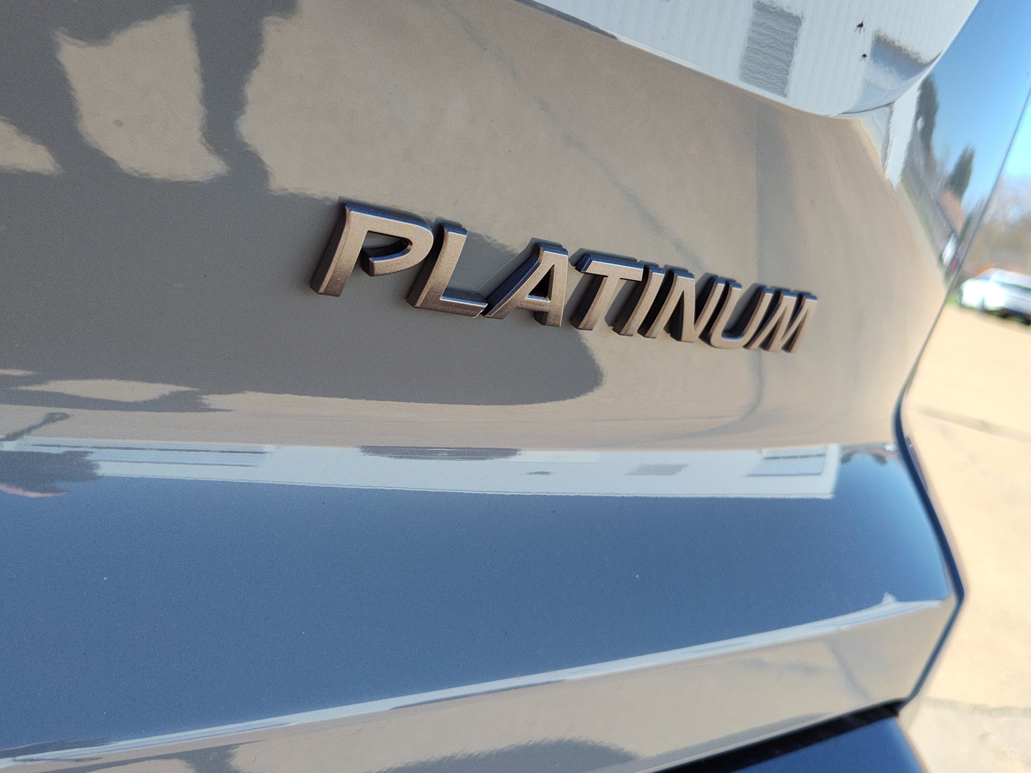 New 2026 Nissan Pathfinder Platinum image 4