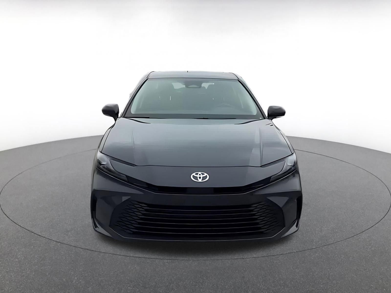 Used 2025 Toyota Camry LE image 4