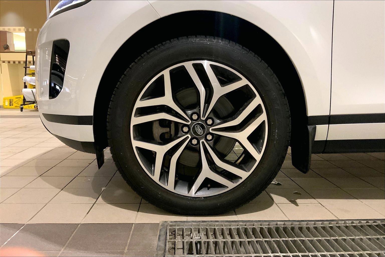 Certified 2023 Land Rover Range Rover Evoque SE AWD/4WD image 5