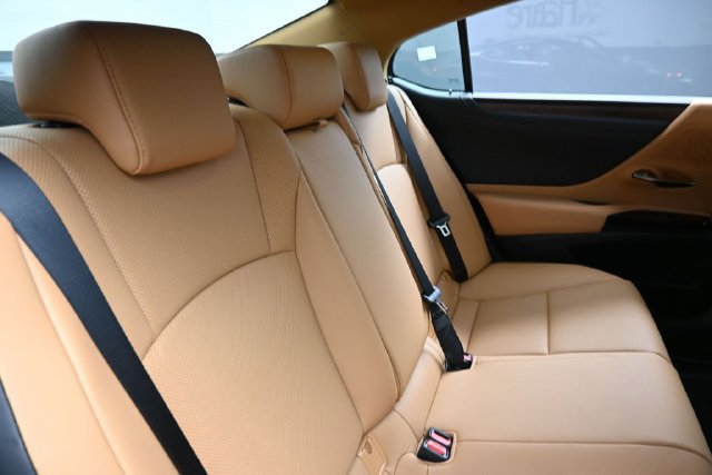 Used 2025 Lexus ES 350 w/ Premium Package FWD image 26