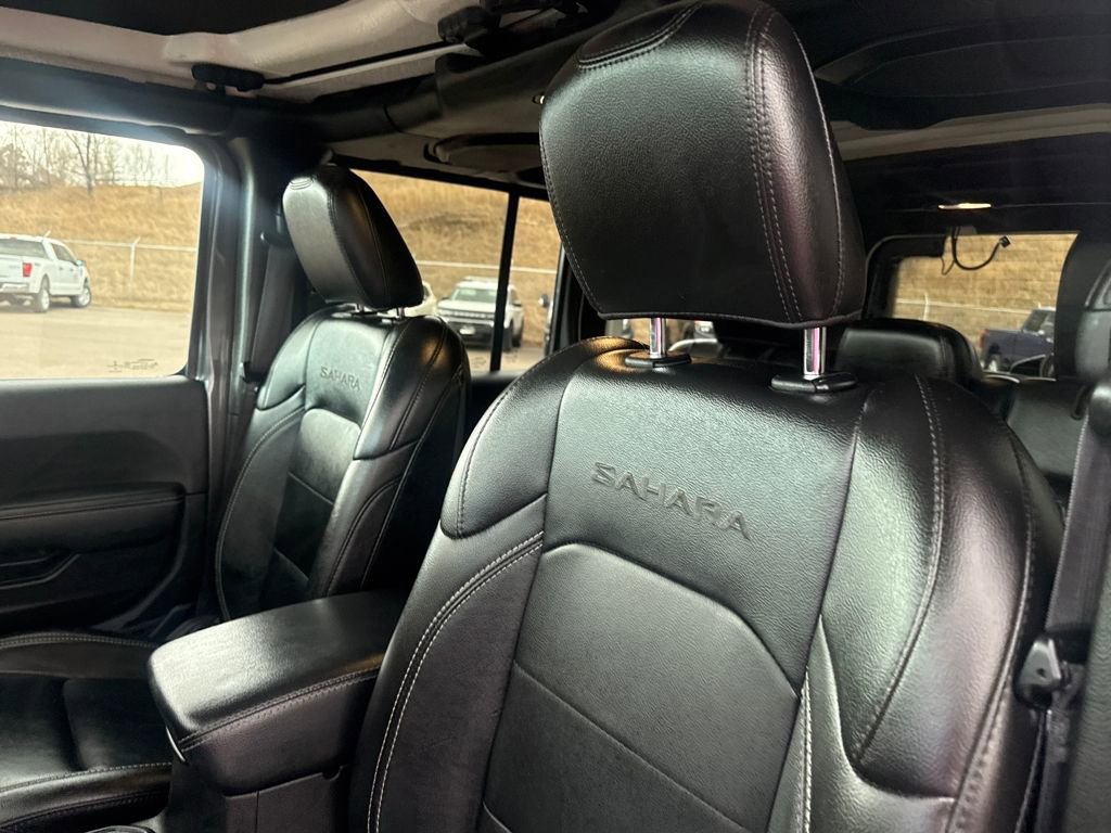 Used 2022 Jeep Wrangler Unlimited Sahara w/ LED Lighting Group image 13
