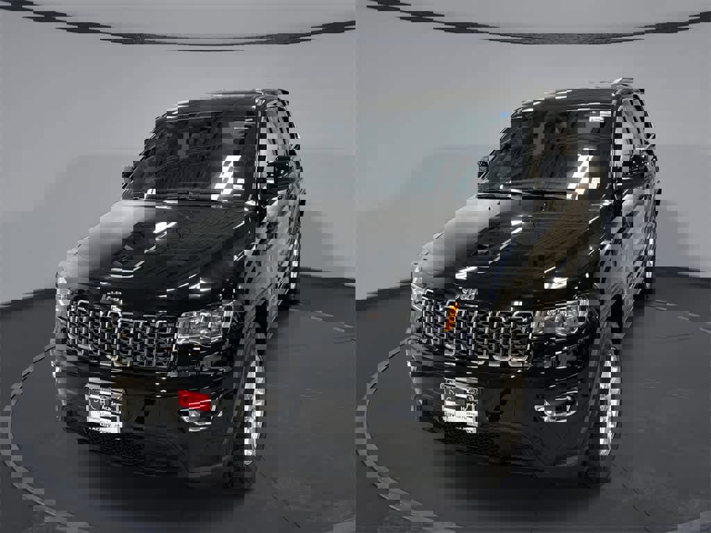 Used 2019 Jeep Grand Cherokee Laredo