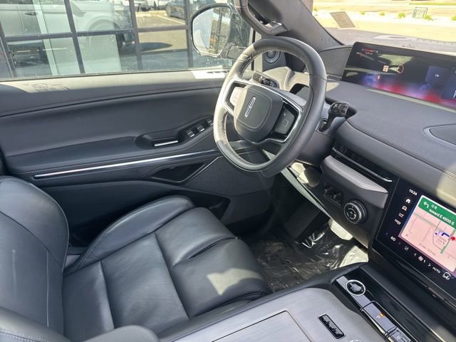 Used 2025 Lincoln Navigator Reserve w/ Jet Appearance Package image 28