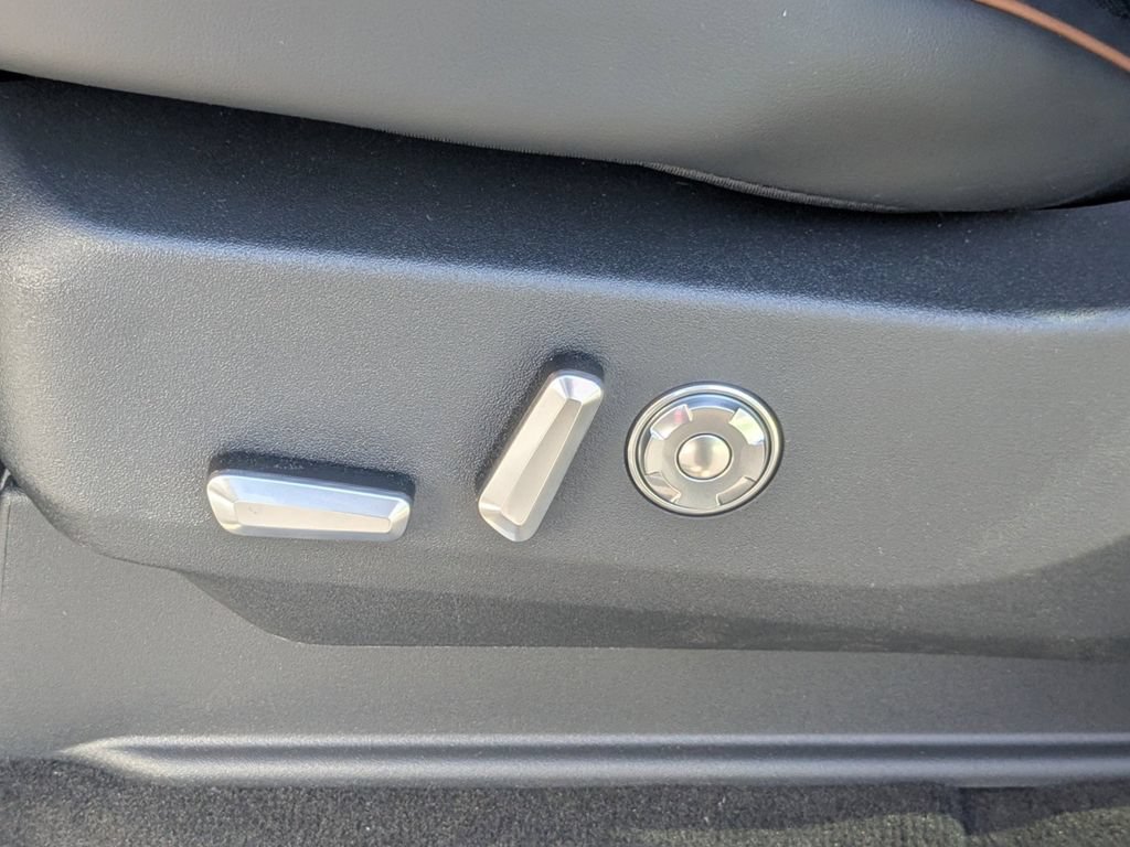 New 2026 Lincoln Navigator Black Label AWD/4WD image 21