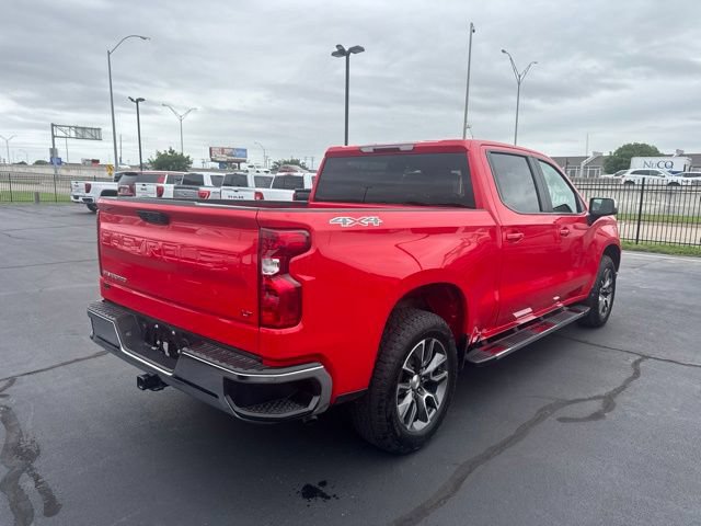 Used 2022 Chevrolet Silverado 1500 LT AWD/4WD image 3