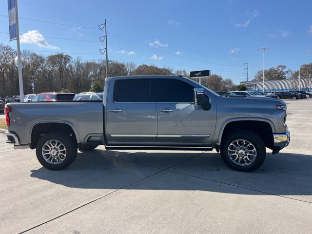 Used 2024 Chevrolet Silverado 2500 LTZ w/ LTZ Premium Package image 11