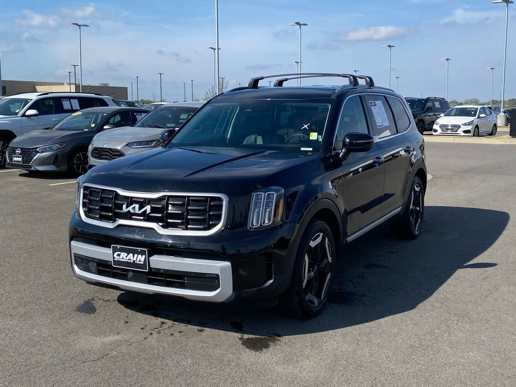 Certified 2025 Kia Telluride S AWD/4WD image 3