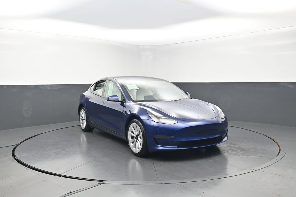 Used 2023 Tesla Model 3 Standard Range RWD image 2