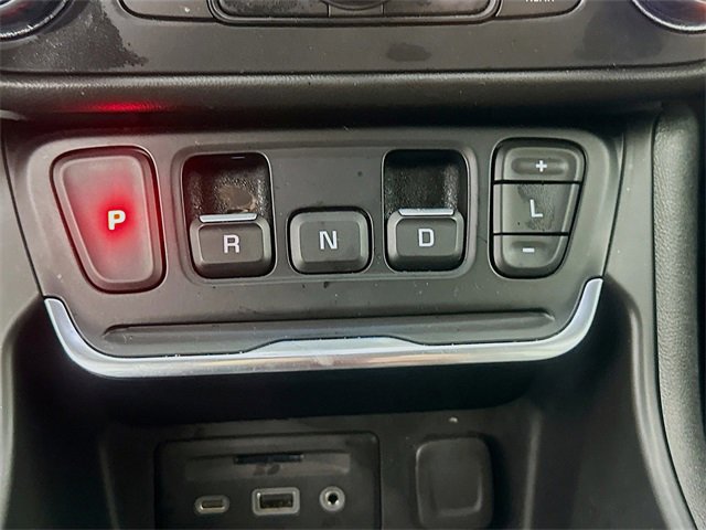 Used 2021 GMC Terrain SLT w/ Elevation Edition image 17