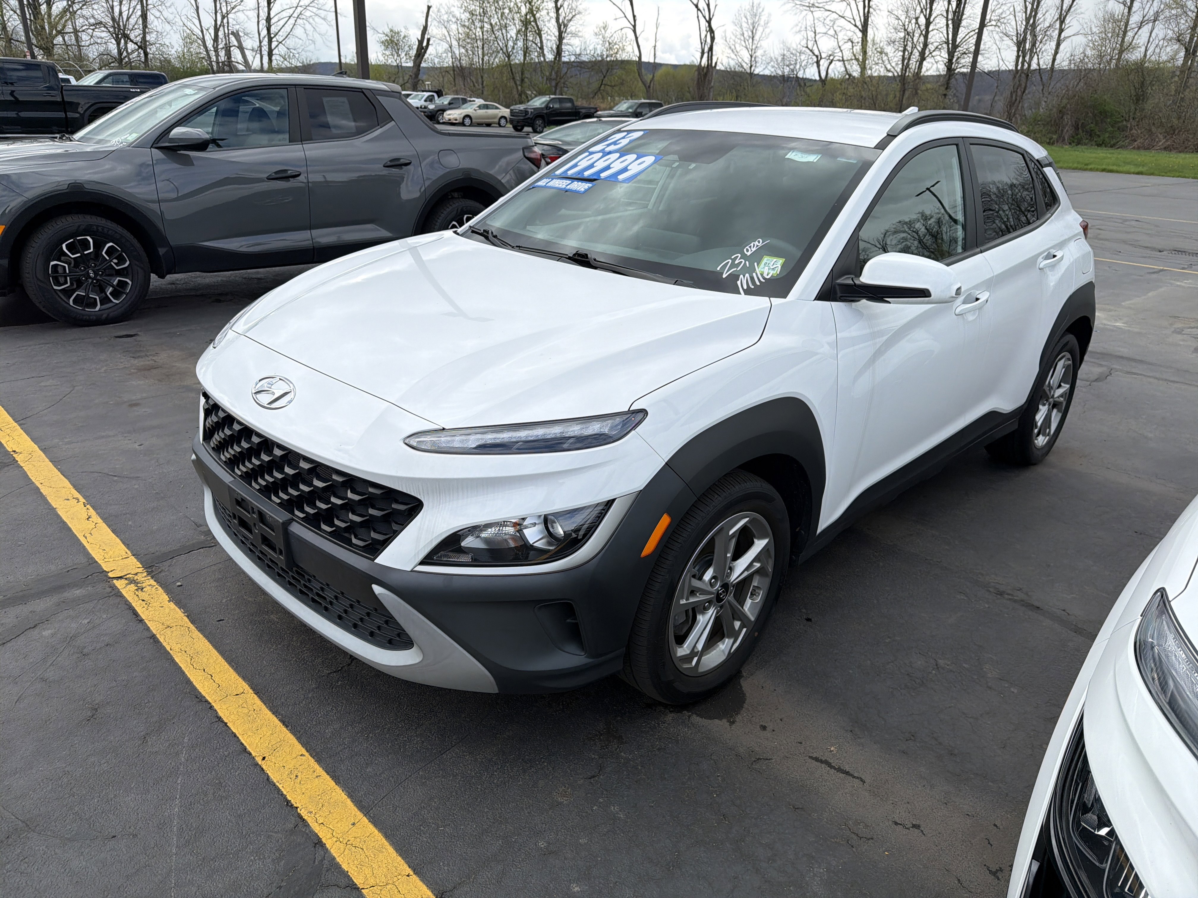 Used 2023 Hyundai Kona SEL image 2