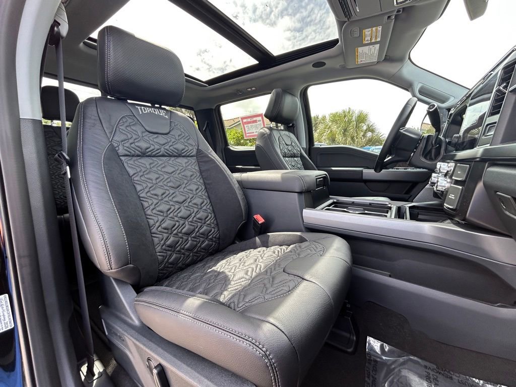 New 2026 Ford F250 Lariat w/ Black Appearance Package image 29