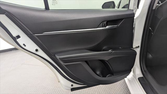 Used 2020 Toyota Camry LE FWD image 16