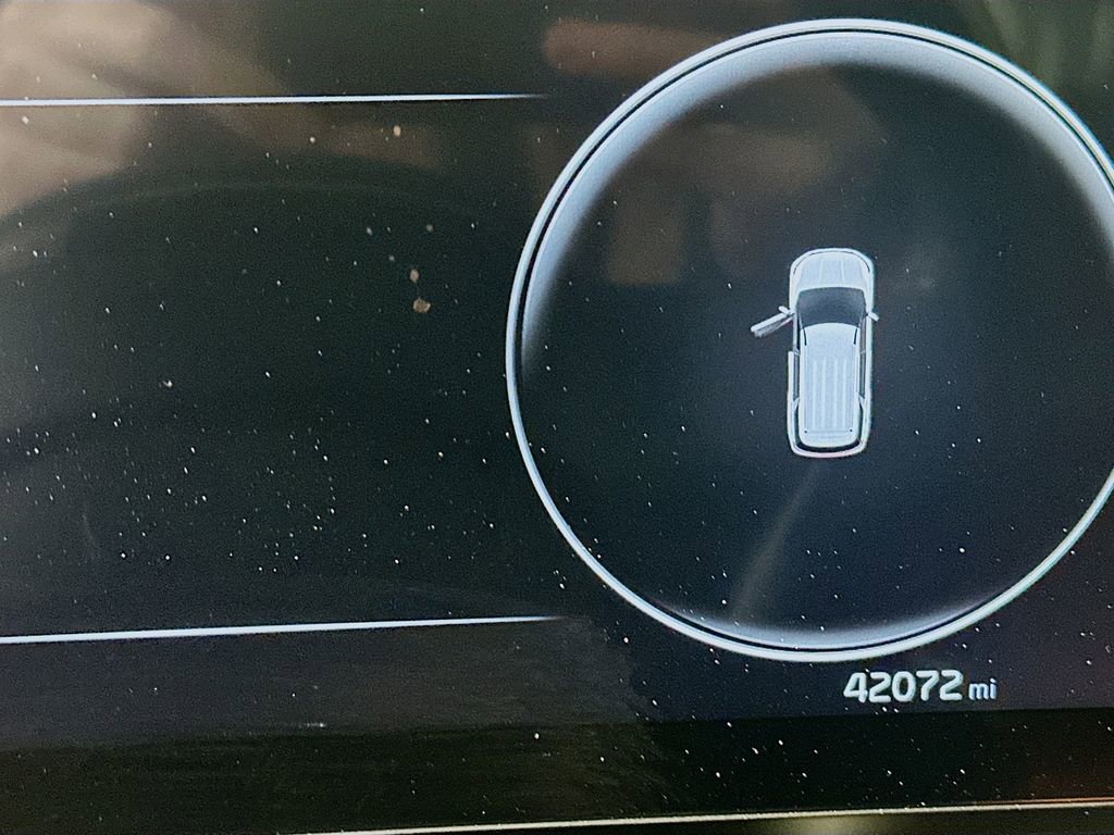 Used 2023 Kia Carnival SX Prestige image 12