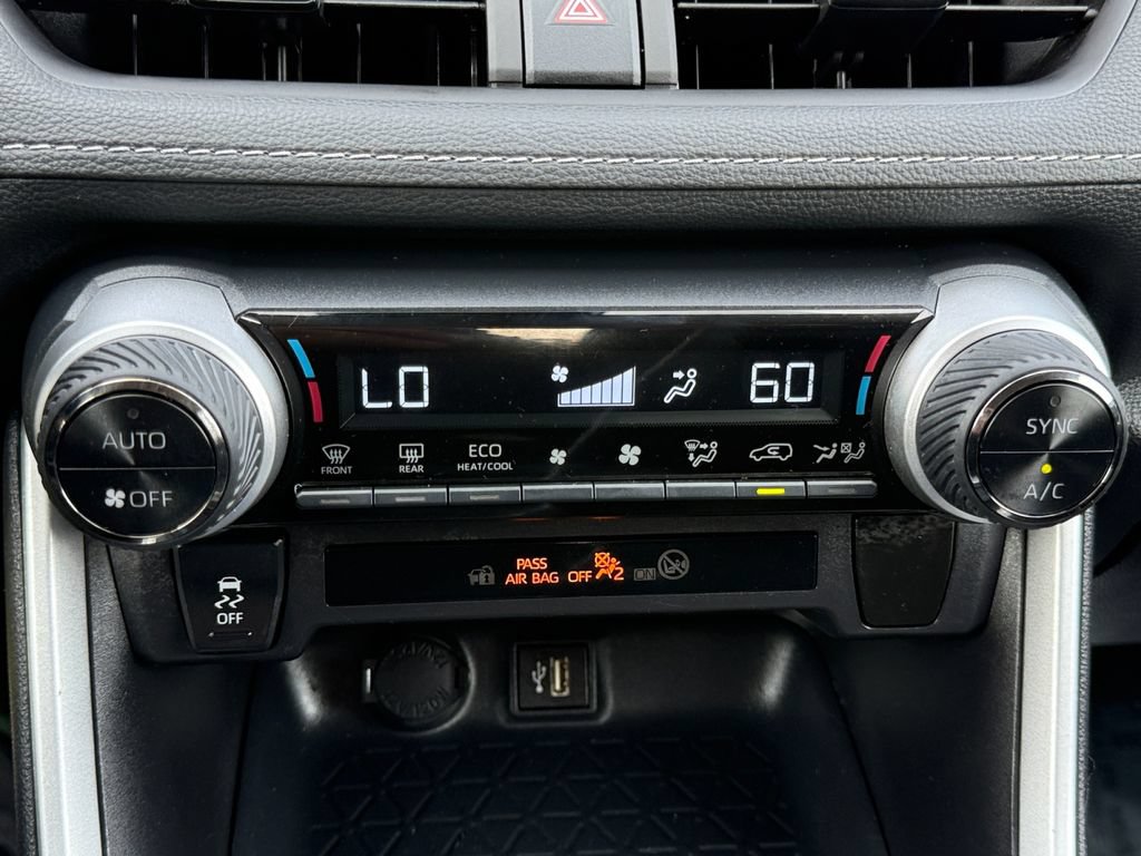 Used 2025 Toyota RAV4 LE AWD/4WD image 16